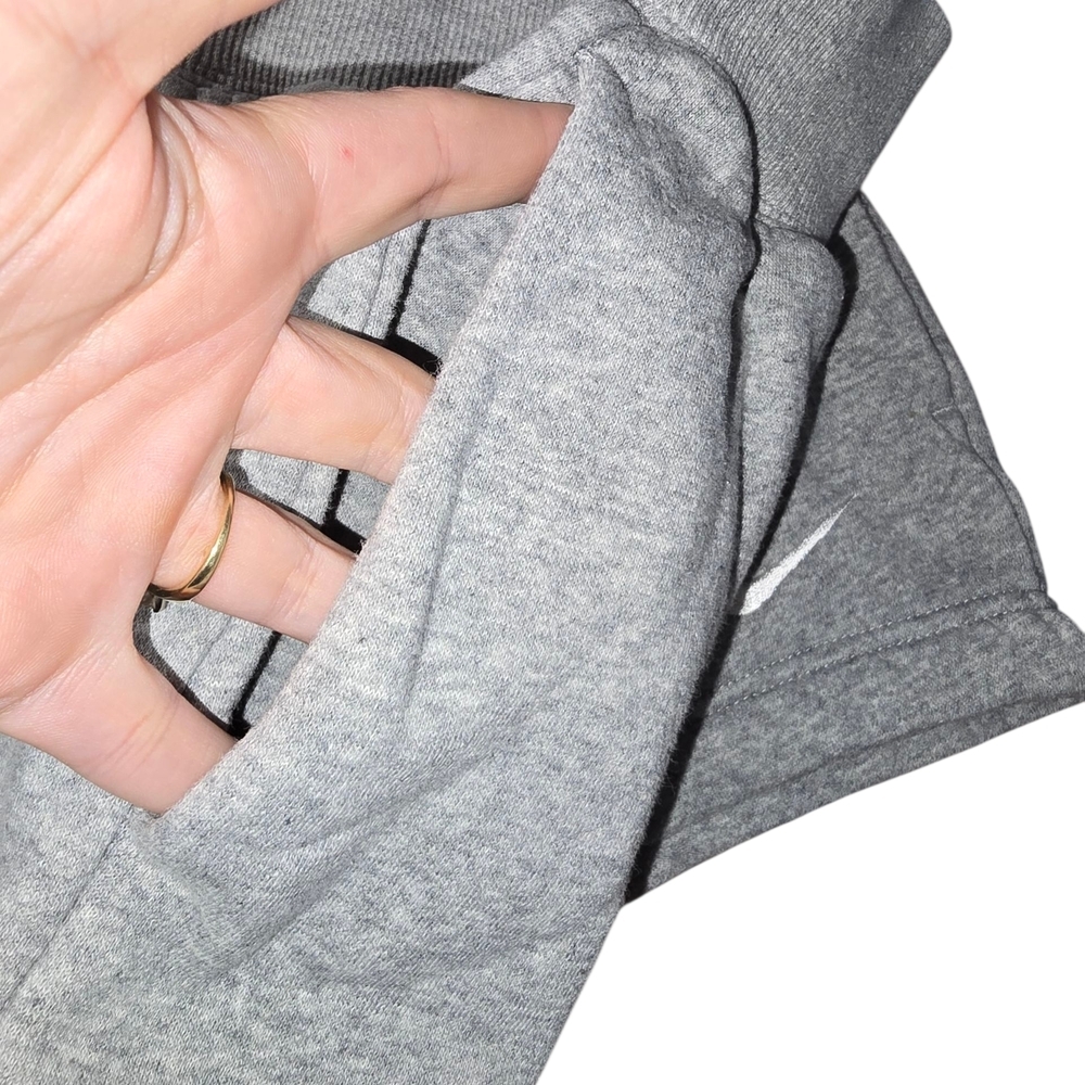 Nike Women's Gray Shorts Sweatpant W/Pockets Size M Embroidered Logo - Picture 4 of 6